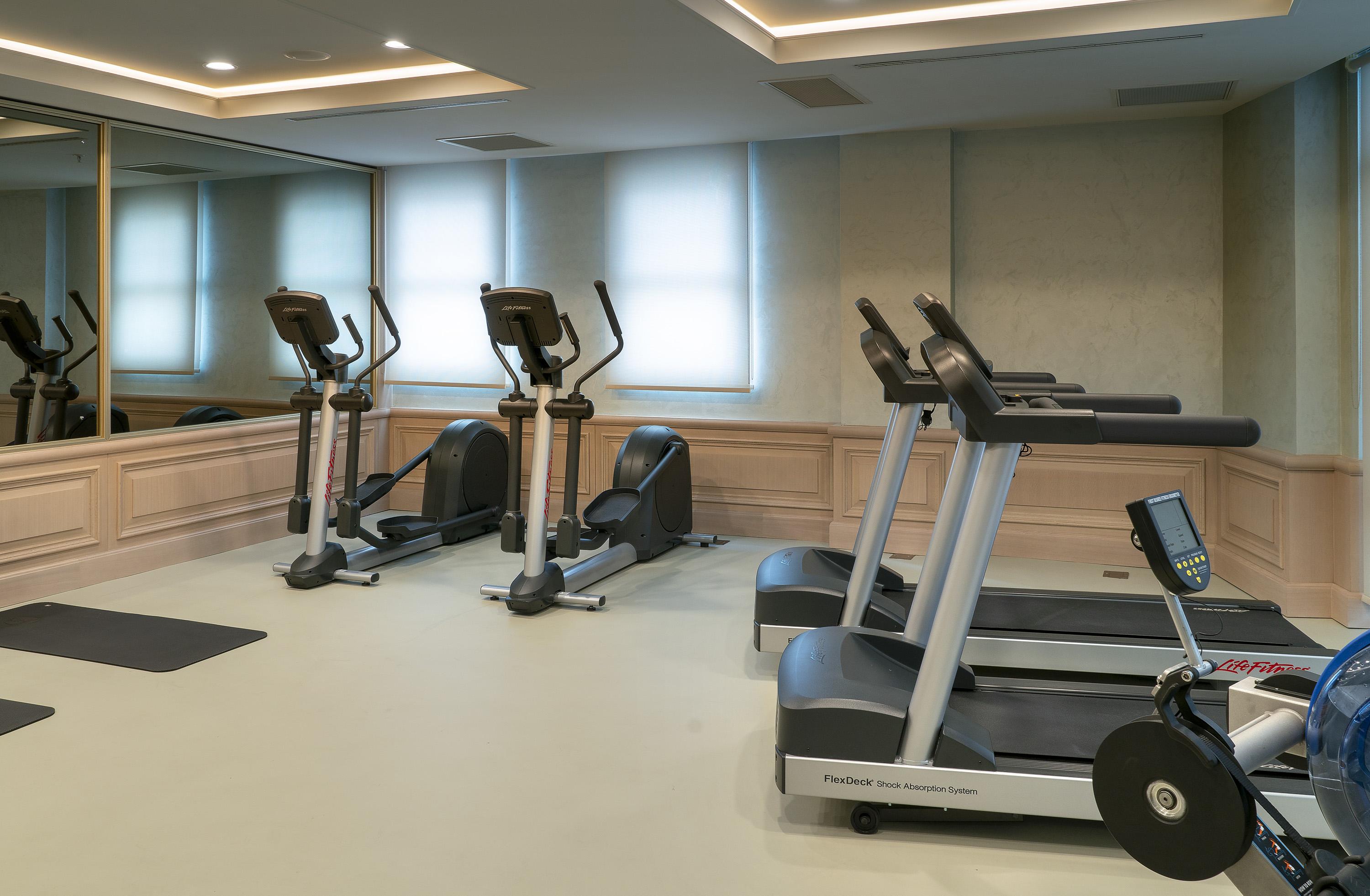 มิลเลนเนียม อิสตันบูล โกลเดน ฮอร์น Hotel ภายนอก รูปภาพ Elliptical cross trainer