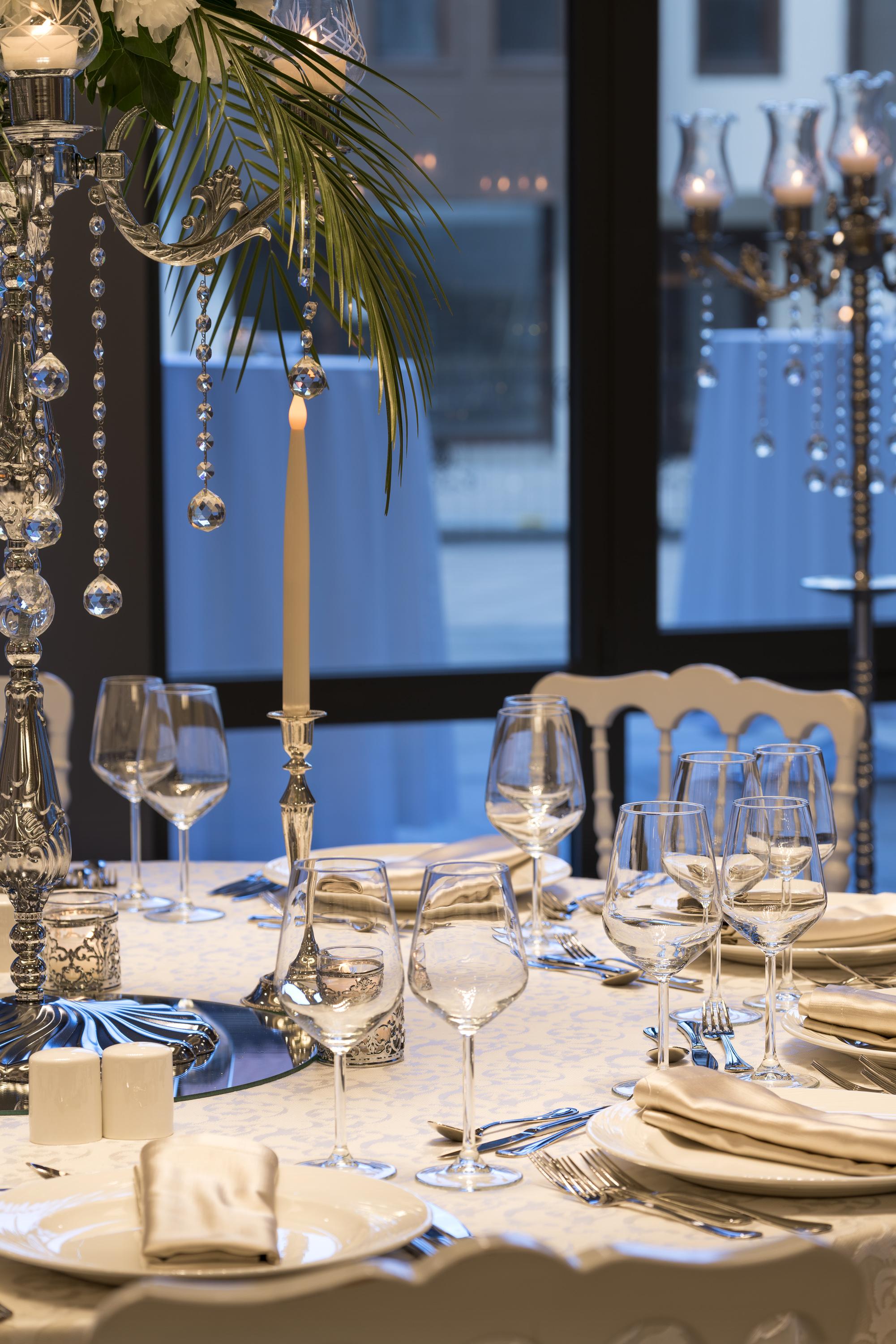 มิลเลนเนียม อิสตันบูล โกลเดน ฮอร์น Hotel ภายนอก รูปภาพ A table set for a formal dinner