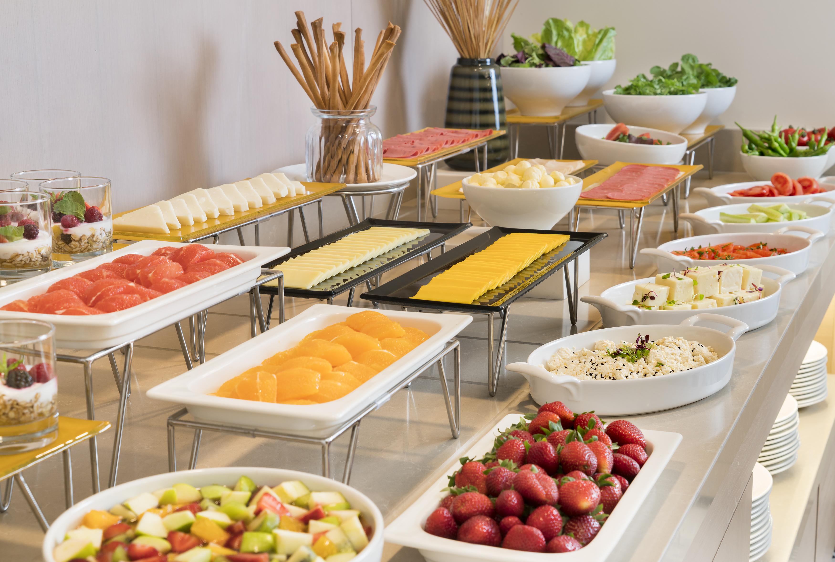 มิลเลนเนียม อิสตันบูล โกลเดน ฮอร์น Hotel ภายนอก รูปภาพ A buffet
