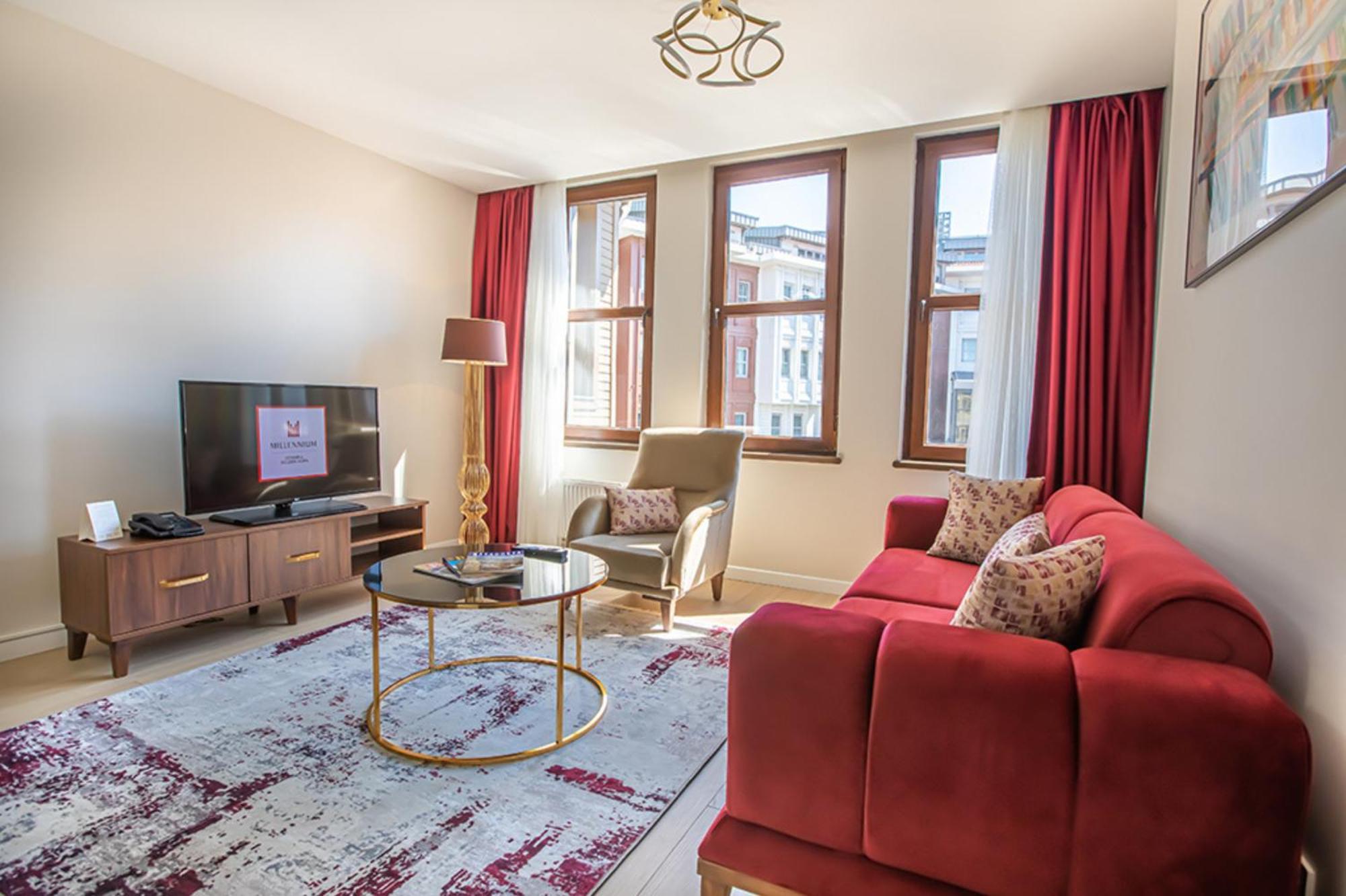 มิลเลนเนียม อิสตันบูล โกลเดน ฮอร์น Hotel ภายนอก รูปภาพ A living room in a serviced apartment in London